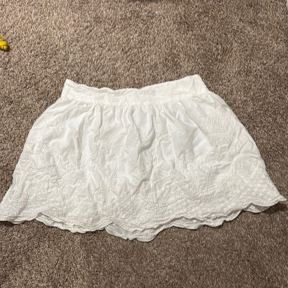 Elegant White Lace Skirt